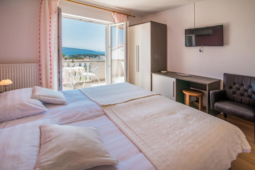 B&B Villa Ana Krk Town Εξωτερικό φωτογραφία