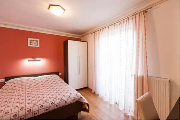 B&B Villa Ana Krk Town Εξωτερικό φωτογραφία